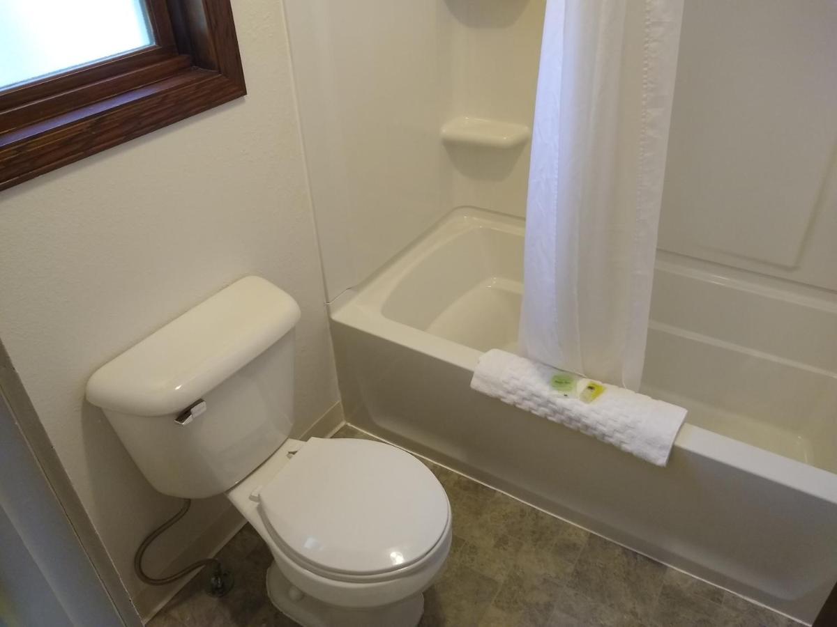 Townhouse Motel Lusk Eksteriør billede